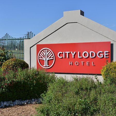 City Lodge Hotel Johannesburg Airport, Barbara Road Kempton Park Buitenkant foto