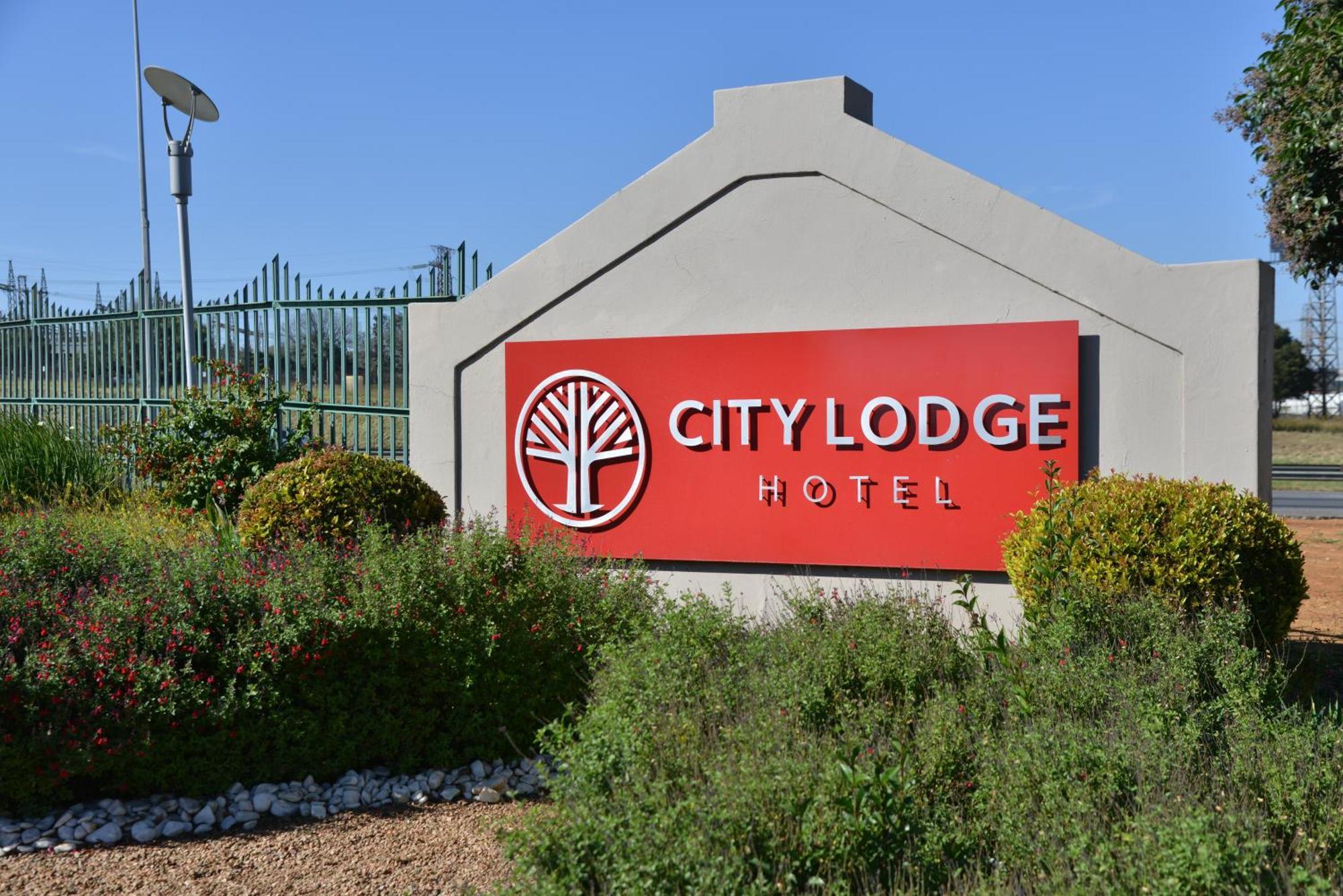 City Lodge Hotel Johannesburg Airport, Barbara Road Kempton Park Buitenkant foto