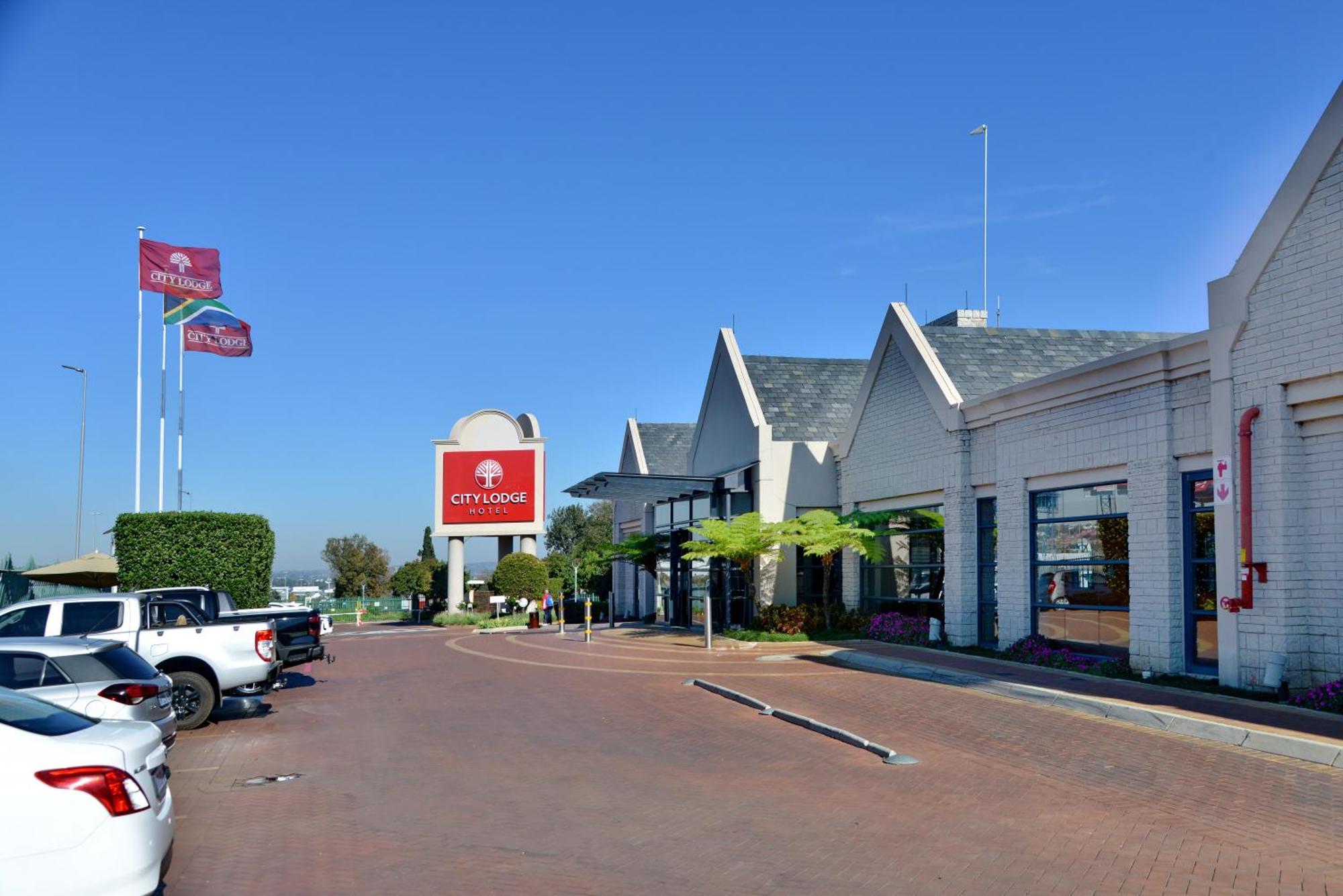City Lodge Hotel Johannesburg Airport, Barbara Road Kempton Park Buitenkant foto